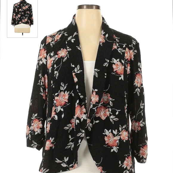 Torrid Black Floral Drape Blazer Size 00 - Picture 2 of 4